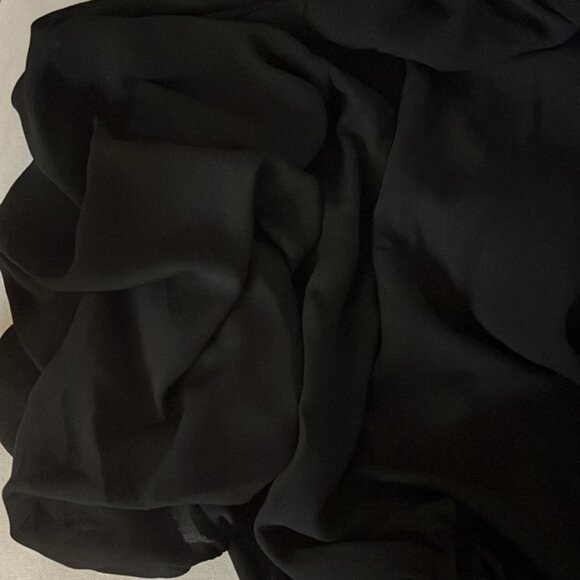 Blouse/top black chiffon /poly with tiered  3/4 arms M. Perfect condition. - Picture 2 of 5